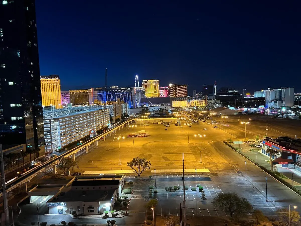 Balcony Studio Signature Mgm Great View No Resort Fees Free Valet Lazy River 라스베이거스