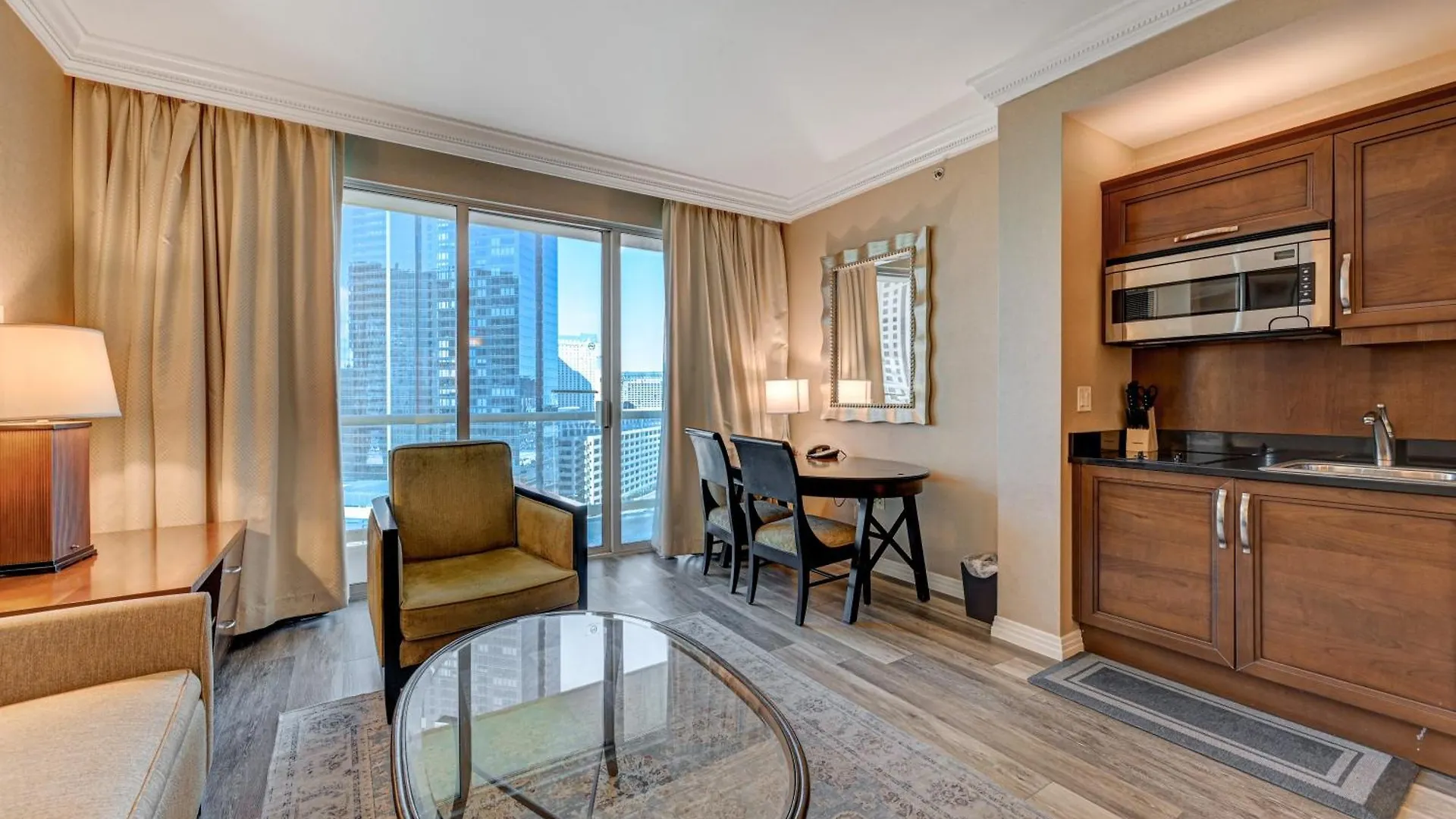 아파트호텔 Balcony Studio Signature Mgm Great View No Resort Fees Free Valet Lazy River 라스베이거스