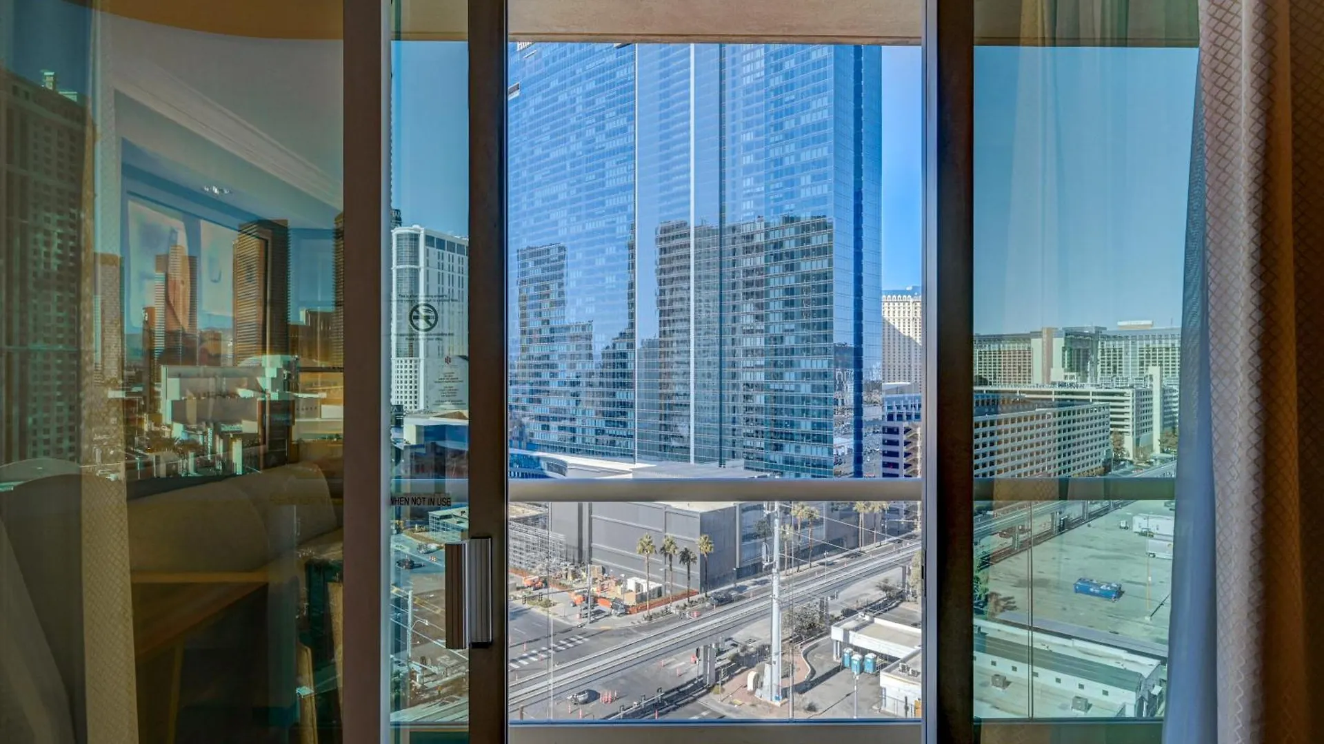 Balcony Studio Signature Mgm Great View No Resort Fees Free Valet Lazy River 라스베이거스 미국