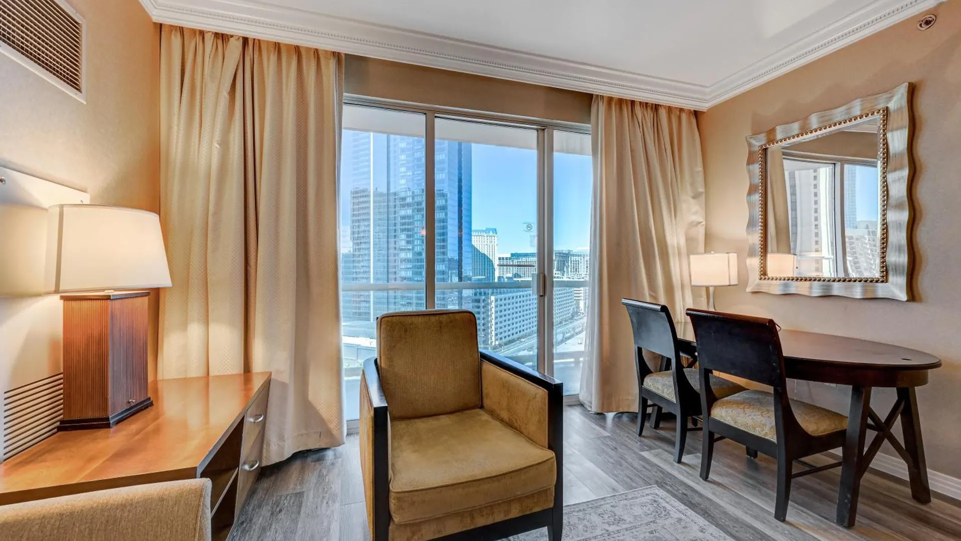 Balcony Studio Signature Mgm Great View No Resort Fees Free Valet Lazy River 라스베이거스 아파트호텔
